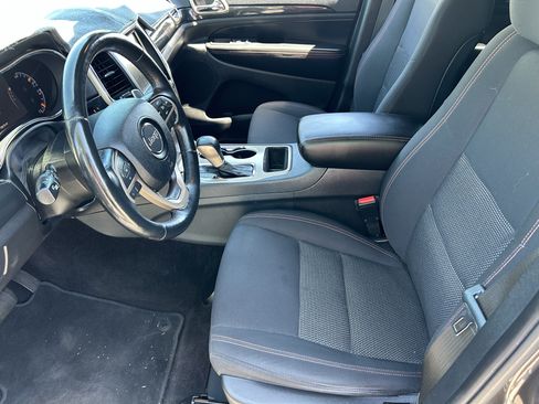 Used 2017 Jeep Grand Cherokee Laredo 75th Anniversary RWD image 17