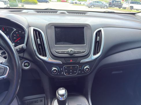 Used 2020 Chevrolet Equinox LT FWD image 17