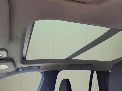 Used 2025 Volvo XC90 T8 Plus w/ Protection Package Premier image 9