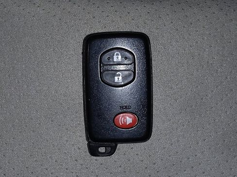 Used 2015 Toyota Prius Four image 32