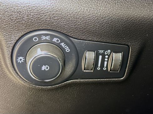 Used 2022 Jeep Compass Latitude AWD/4WD image 9