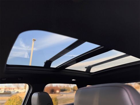 Used 2022 Chevrolet Blazer RS w/ Enhanced Convenience Package image 39