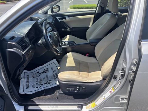 Used 2012 Lexus CT 200h Premium w/ Premium Audio Pkg FWD image 9