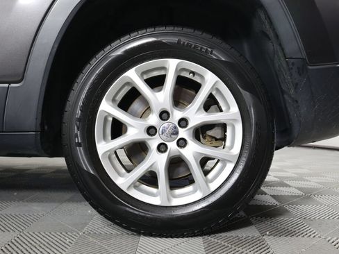 Used 2014 Jeep Cherokee Latitude FWD image 8