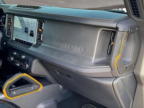 Used 2024 Ford Bronco Badlands image 16