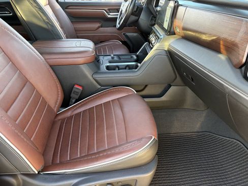 Used 2025 GMC Sierra 2500 Denali Ultimate AWD/4WD image 12