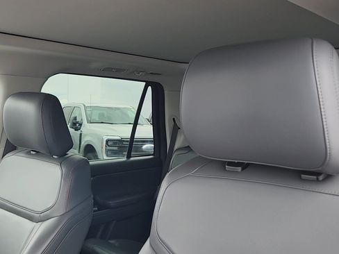Certified 2025 Ford Expedition Active AWD/4WD image 10