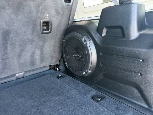 Used 2022 Jeep Wrangler Unlimited Rubicon w/ Cold Weather Group AWD/4WD image 30
