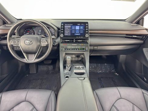Used 2019 Toyota Avalon XLE w/ Moonroof Package image 12