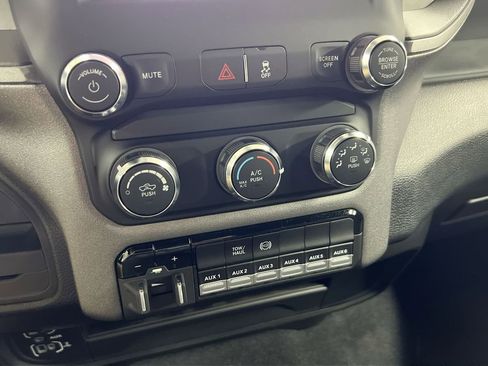 Used 2024 RAM 2500 Tradesman w/ Chrome Appearance Group image 14