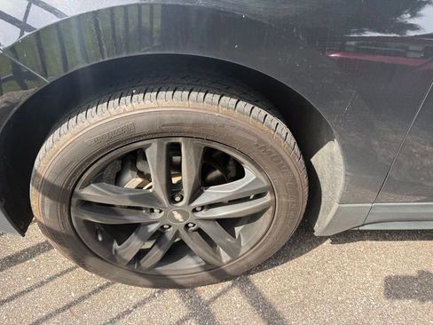 Used 2021 Chevrolet Equinox LT FWD image 16