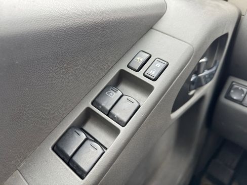 Used 2013 Nissan Frontier SV w/ SV Value Truck Pkg image 13