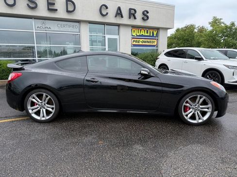 Used 2011 Hyundai Genesis 3.8 RWD image 2