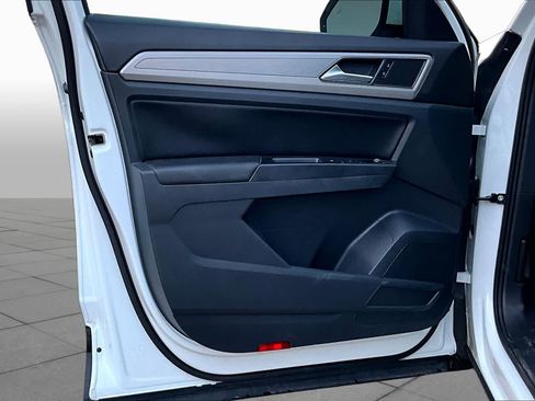 Used 2019 Volkswagen Atlas SE FWD image 21