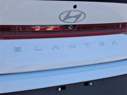 Certified 2025 Hyundai Elantra SEL w/ Cargo Package image 23