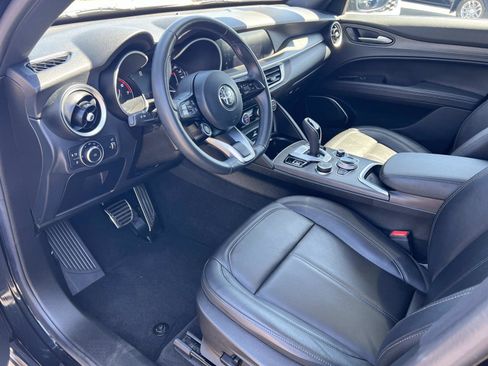 Used 2023 Alfa Romeo Stelvio Ti AWD/4WD image 5