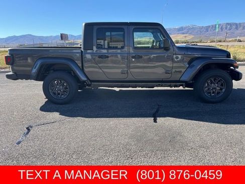 New 2025 Jeep Gladiator Sport AWD/4WD image 2