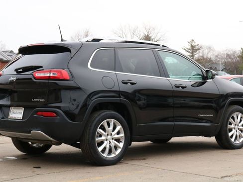 Used 2017 Jeep Cherokee Limited AWD/4WD image 10
