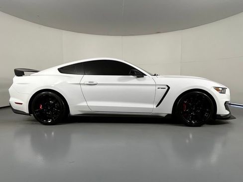 Used 2019 Ford Mustang Shelby GT350R w/ GT350R Equipment Group 920A RWD image 9