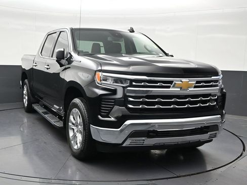 Used 2025 Chevrolet Silverado 1500 LTZ AWD/4WD image 8