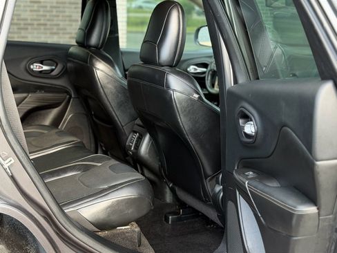 Used 2014 Jeep Cherokee Limited w/ Technology Group AWD/4WD image 8