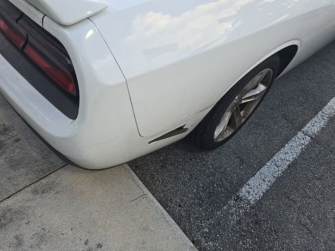 Used 2018 Dodge Challenger R/T image 10