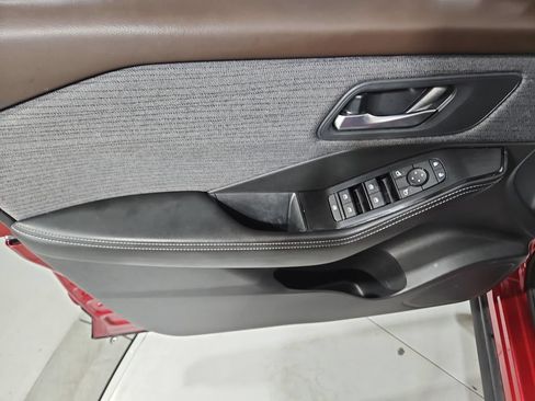 Used 2021 Nissan Rogue SV AWD/4WD image 11