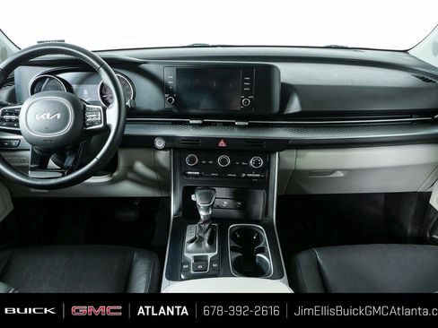 Used 2022 Kia Carnival LX FWD image 19