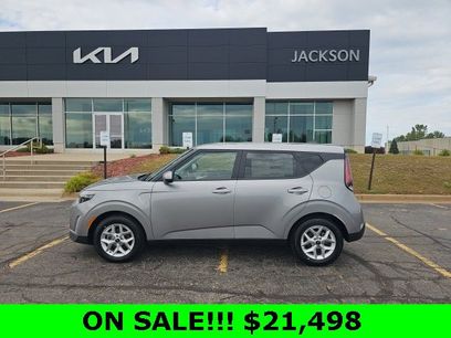 New 2025 Kia Soul LX w/ LX Technology Package