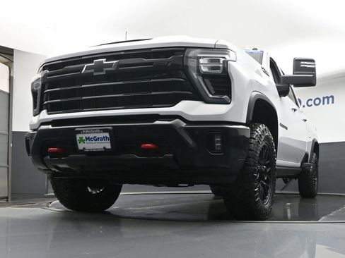 Used 2025 Chevrolet Silverado 2500 LTZ w/ LTZ Plus Package image 6