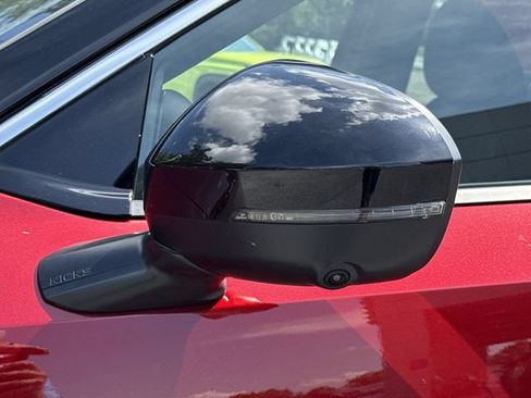 Certified 2025 Nissan Kicks SR FWD image 28