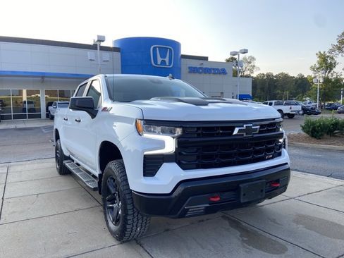 Used 2023 Chevrolet Silverado 1500 LT Trail Boss w/ Protection Package AWD/4WD image 2