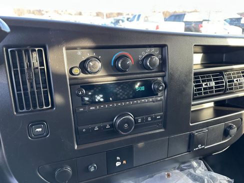 Used 2023 GMC Savana 2500 image 29