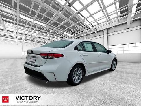 Used 2026 Toyota Corolla LE image 3