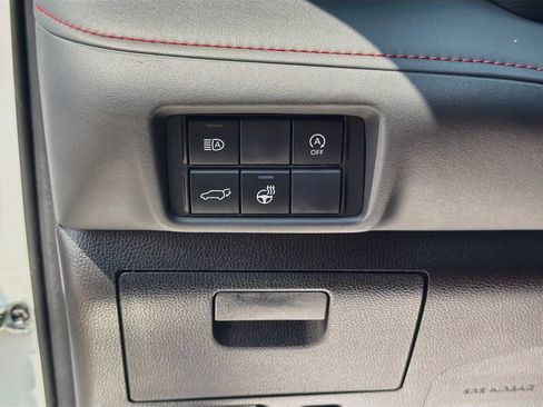 Used 2024 Toyota Highlander XSE AWD/4WD image 10