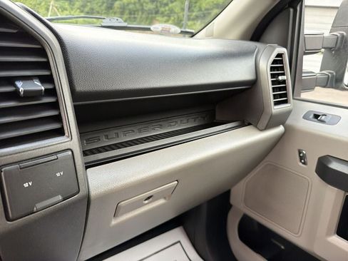 Used 2022 Ford F250 XL w/ Power Equipment Group AWD/4WD image 25