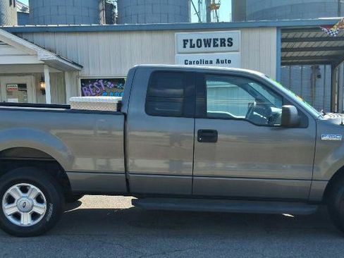 Used 2004 Ford F150 XLT image 2