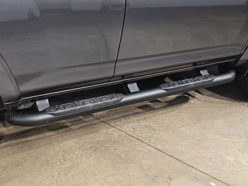 Used 2023 Toyota 4Runner SR5 Premium w/ Moonroof Package RWD image 39