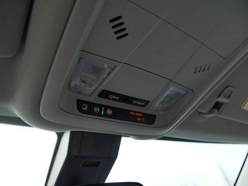 Used 2020 Chevrolet Equinox LS w/ LS Convenience Package image 32