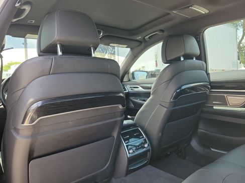 Used 2022 BMW 740i w/ M Sport Package RWD image 16