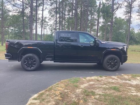 New 2026 GMC Sierra 2500 AT4 w/ AT4 Premium Plus Package AWD/4WD image 6