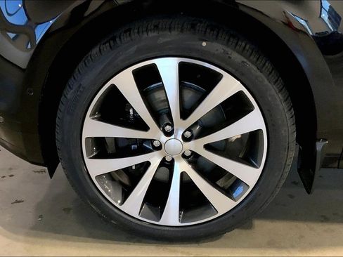 New 2026 Land Rover Range Rover Evoque Dynamic SE image 11