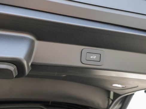 New 2026 Land Rover Range Rover Sport SE AWD/4WD image 26