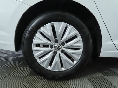 Used 2019 Volkswagen Jetta S image 32