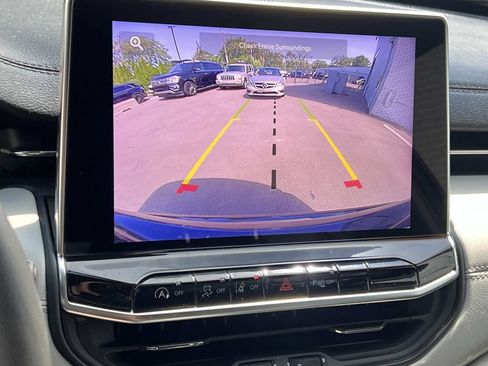 Certified 2023 Jeep Compass Limited AWD/4WD image 23