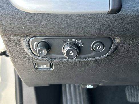 Used 2024 GMC Terrain SLT w/ Elevation Edition FWD image 18