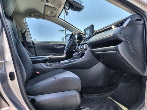 Used 2020 Toyota RAV4 XLE AWD/4WD image 34