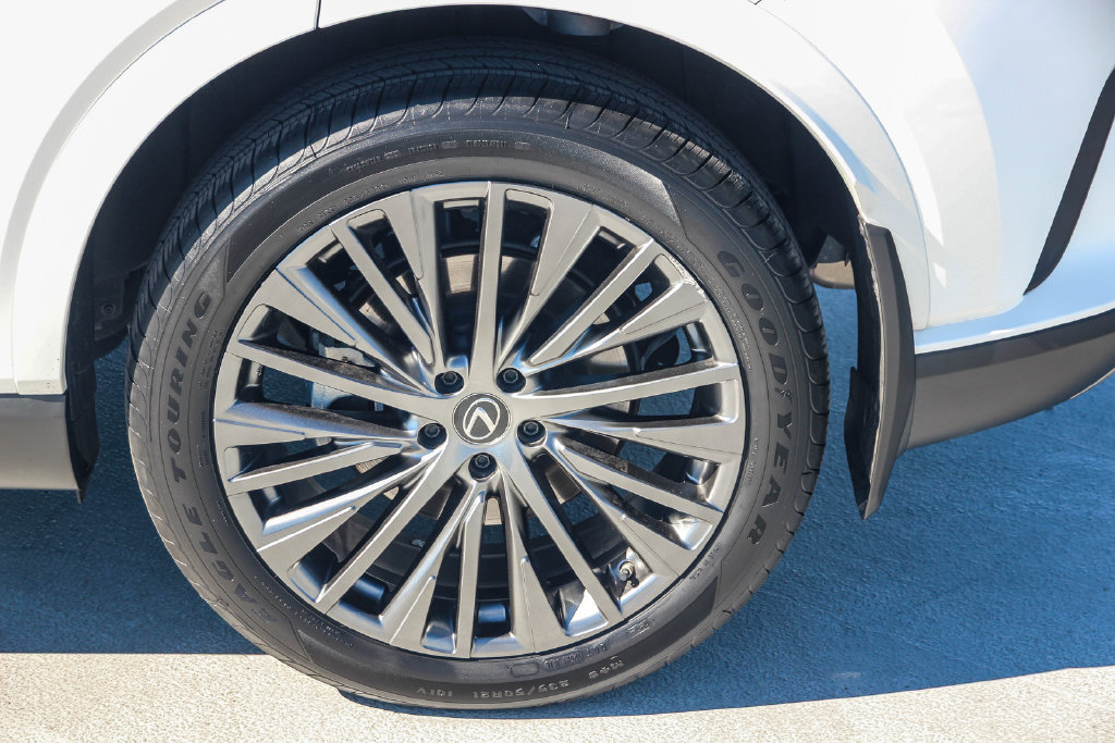 Certified 2024 Lexus RX 450h AWD w/ Convenience Package image 12