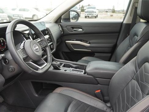 Used 2023 Nissan Pathfinder Platinum w/ Cargo Package image 20