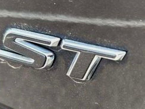 Used 2023 Buick Enclave Essence w/ Experience Buick Package image 22